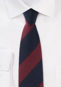 Cravate rayée classique rouge foncé bleu foncé
