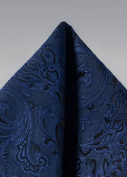 Pochette aus dem gleichen Stoff und Farbe