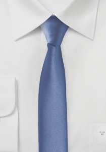 Cravate extra-étroite bleu pâle