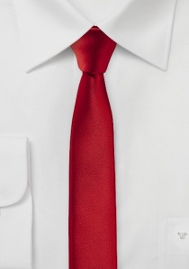 Cravate extra-fine rouge bordeaux