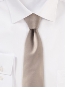 Cravate en soie, lustre élégant, gris argenté