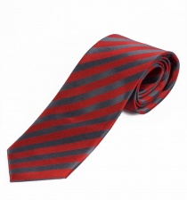 Cravate d'affaires étroite à rayures rouges gris