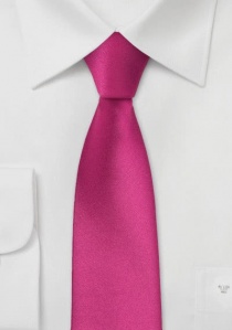Cravate étroite unie rose fuschia