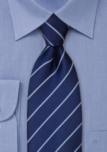 Cravate bleu foncé rayures bleu clair