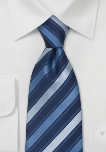 Cravate XXL rayée nuances bleues