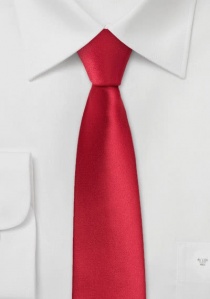 Cravate étroite unie rouge chatoyant