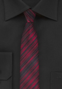 Cravate étroite  noire rayures rouge éclatant