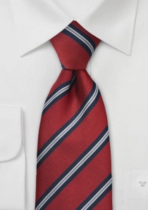 Cravate club rouge à rayures blanche et bleu