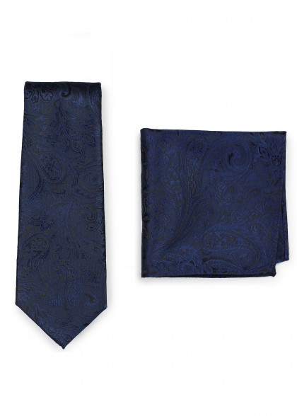 Set de cravate aus dem gleichen Stoff und Farbe