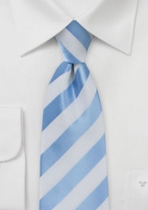 Cravate rayée en bleu clair et blanc