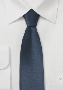 Cravate étroite bleu navy unie
