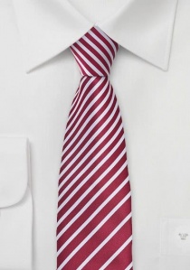 Cravate étroite rayée rouge cerise