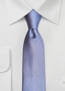 Cravate unie à rayures bleu tourterelle