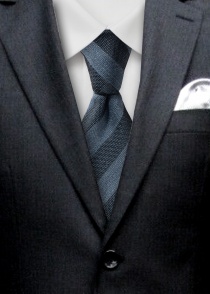 Cravate d'affaires rayures bleues gris foncé