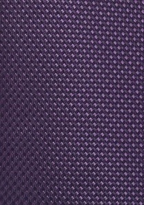 Cravate violette structurée