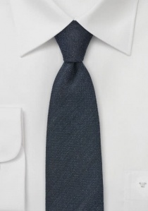 Cravate étroite bleu foncé structurée nuances