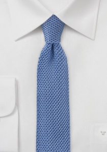 Cravate étroite bleu clair tricotée