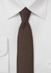 Cravate étroite chocolat tricotée