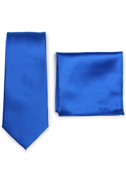 Set de cravate aus dem gleichen Stoff und Farbe