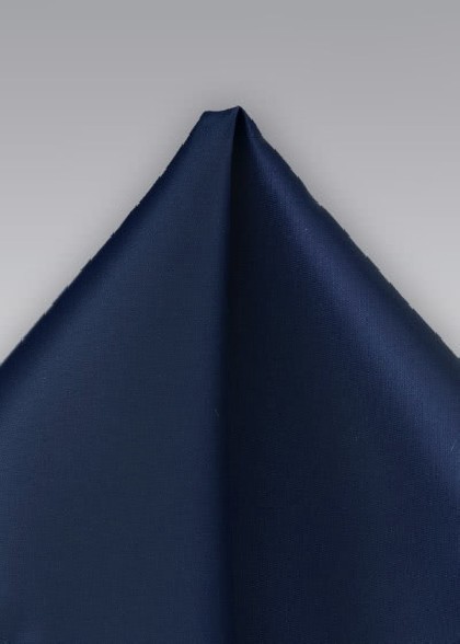 Pochette aus dem gleichen Stoff und Farbe