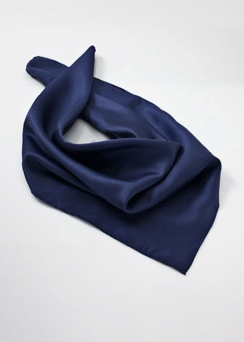 Foulard bleu foncé uni