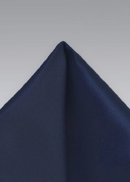 Pochette aus dem gleichen Stoff und Farbe