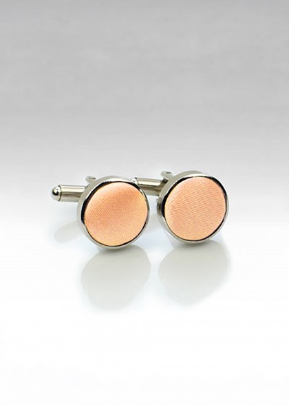 Boutons de manchettes aus dem gleichen Stoff und Farbe
