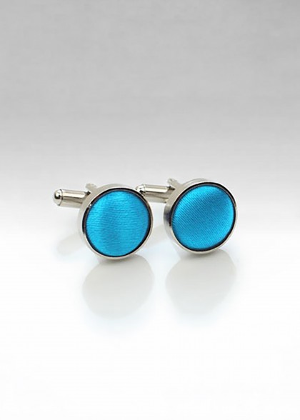 Boutons de manchettes aus dem gleichen Stoff und Farbe