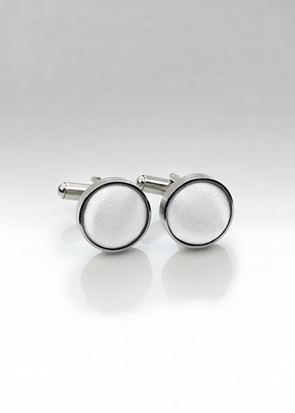 Boutons de manchettes aus dem gleichen Stoff und Farbe