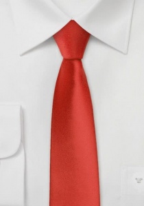 Cravate rouge clair étroite