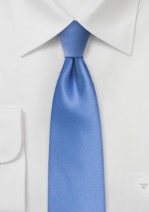 Cravate étroite unie bleu azur