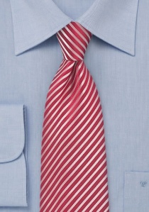 Cravate rouge à rayures rose clair