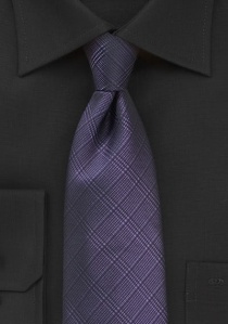 Cravate élégante à carreaux pourpre