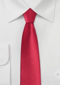 Cravate étroite unie rouge intense
