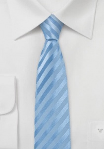 Cravate étroite à rayures bleu glacier