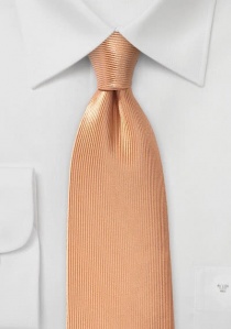 Cravate orange abricot structurée verticalement