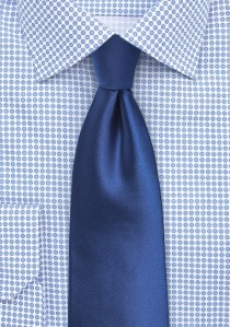 Cravate bleu saphir lumineuse