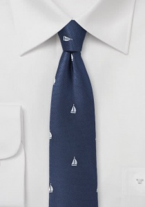 Cravate dessin voilier bleu foncé