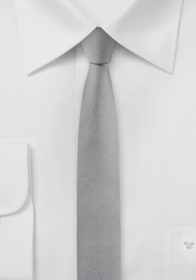 Cravate très étroite gris argenté