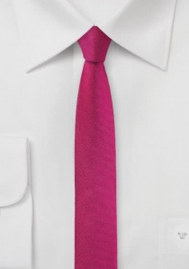Cravate très étroite rose fuschia