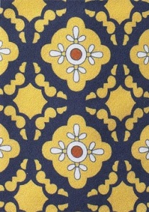 Cravate jaune-bleu foncé avec motif décoratif