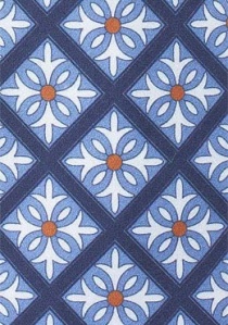 Kravatte bleu pigeon avec motif de carreaux