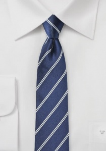 Cravate étroite rayures classiques bleu marine et