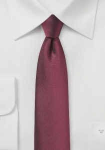 Cravate rouge sombre structurée