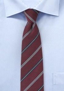 Cravate rouge bordeaux rayures bleu marine