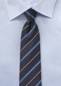 Cravate bleu foncé rayures bleues