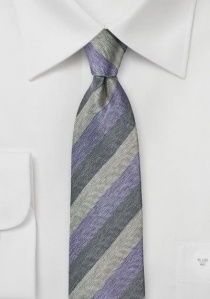 Cravate gris foncé gris argent et violet à rayures