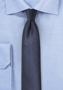 Cravate étroite dessin rayé marron et bleu marine
