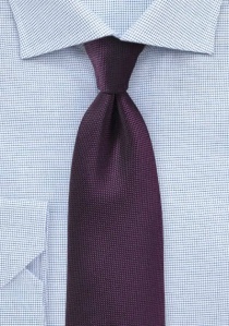Cravate fine texturée violette