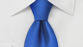 La Cravate Bleue : Un Symbole de Sérieux et de Stabilité